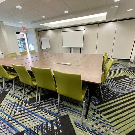 Holiday Inn Express & Suites Sulphur - Lake Charles By Ihg Exterior foto