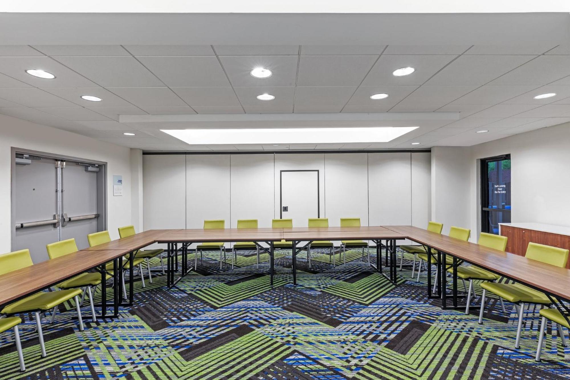 Holiday Inn Express & Suites Sulphur - Lake Charles By Ihg Exterior foto