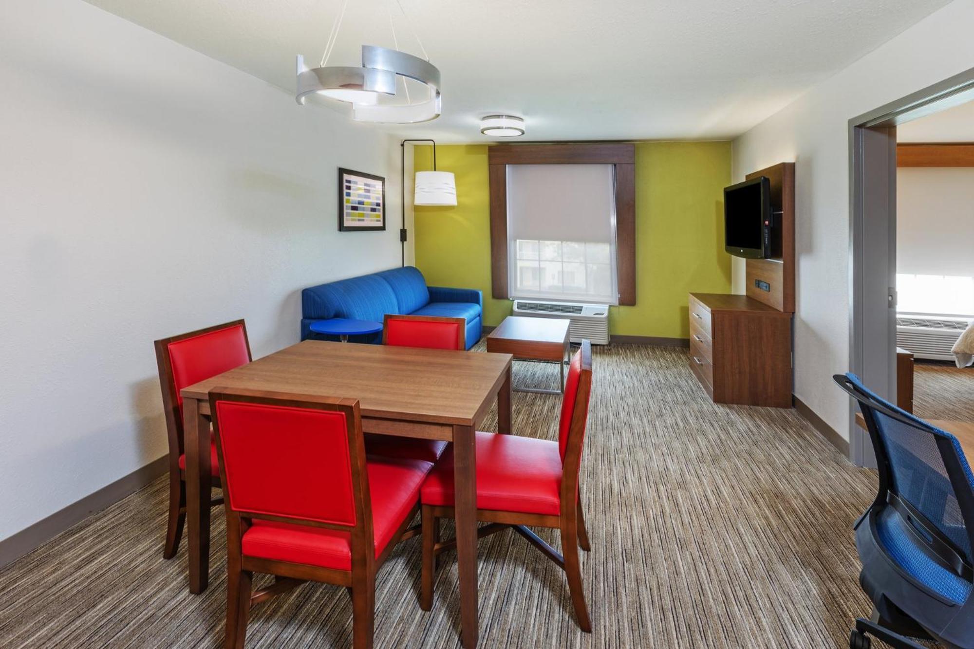 Holiday Inn Express & Suites Sulphur - Lake Charles By Ihg Exterior foto