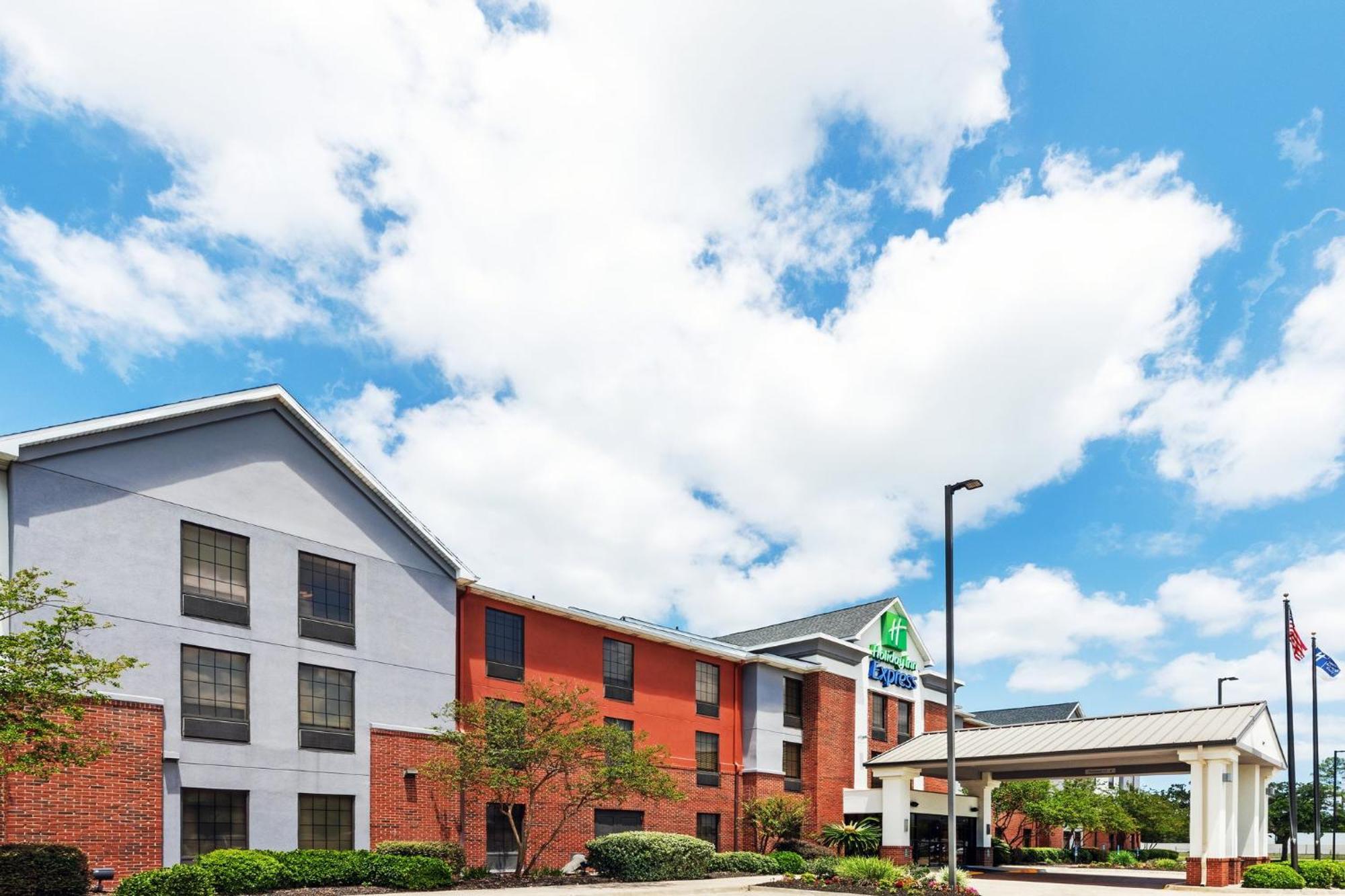 Holiday Inn Express & Suites Sulphur - Lake Charles By Ihg Exterior foto