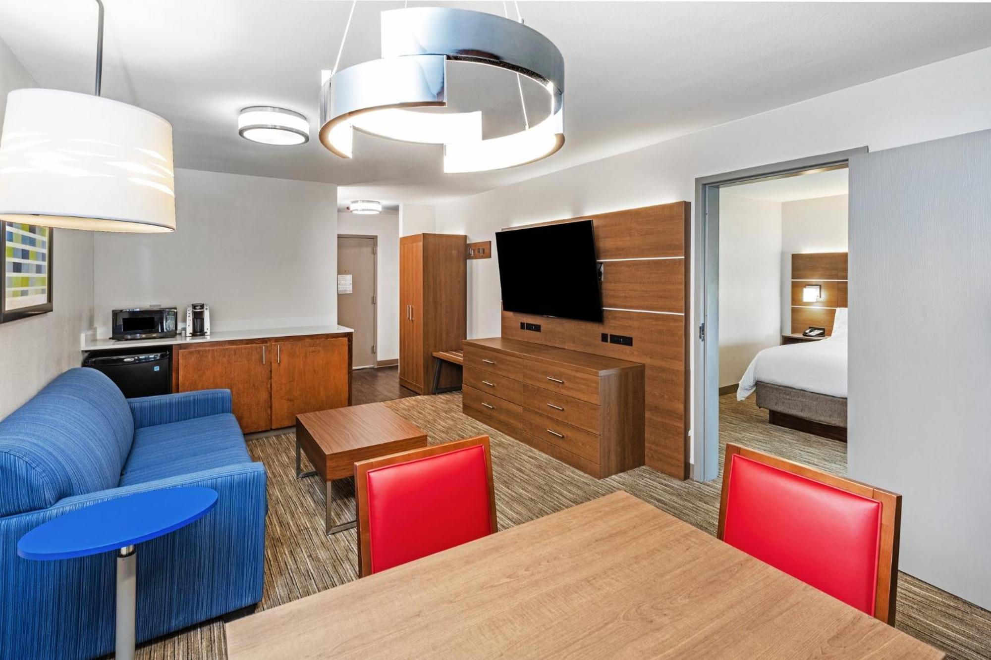 Holiday Inn Express & Suites Sulphur - Lake Charles By Ihg Exterior foto